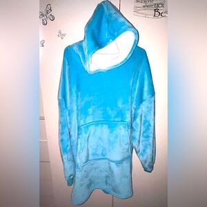 Blue Warm Hoodie 1XL TAG  Is Missing.  Very Warm P2P - 29”, long - 33”. CHINA